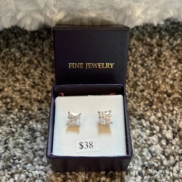 NWT.  14K Gold Cubic zirconia stud earrings. 7mm square. - Picture 2 of 5